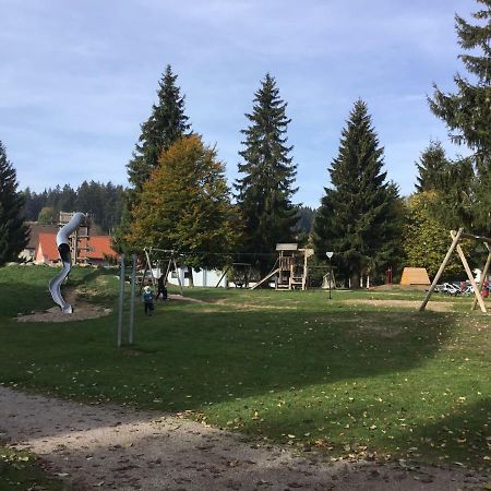 Gemuetliche 1Z Fewo In Schoenwald Mit Balkon, Schwimmbad, Sauna, Fitness Kültér fotó